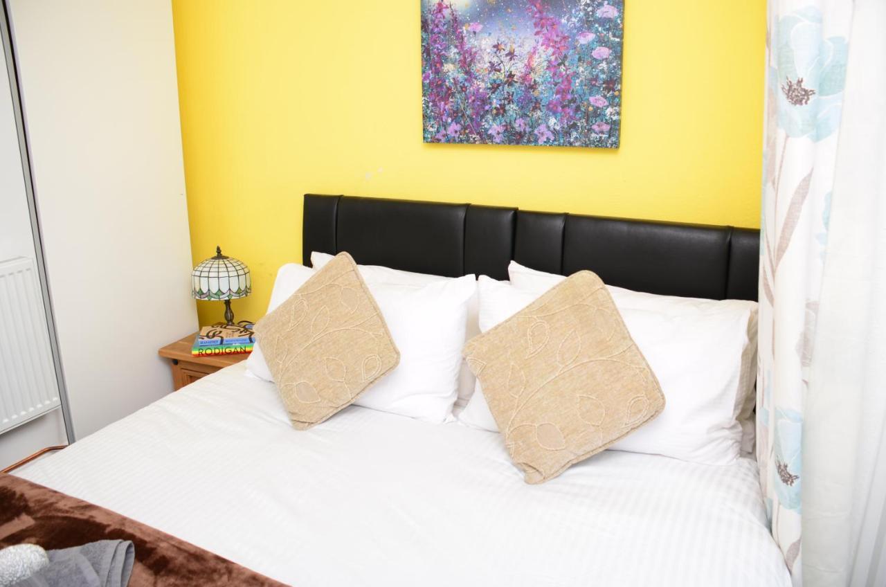 Sm Dreams Unlimited Serviced Accommodation- Stanwell-Staines-Heathrow Eksteriør bilde