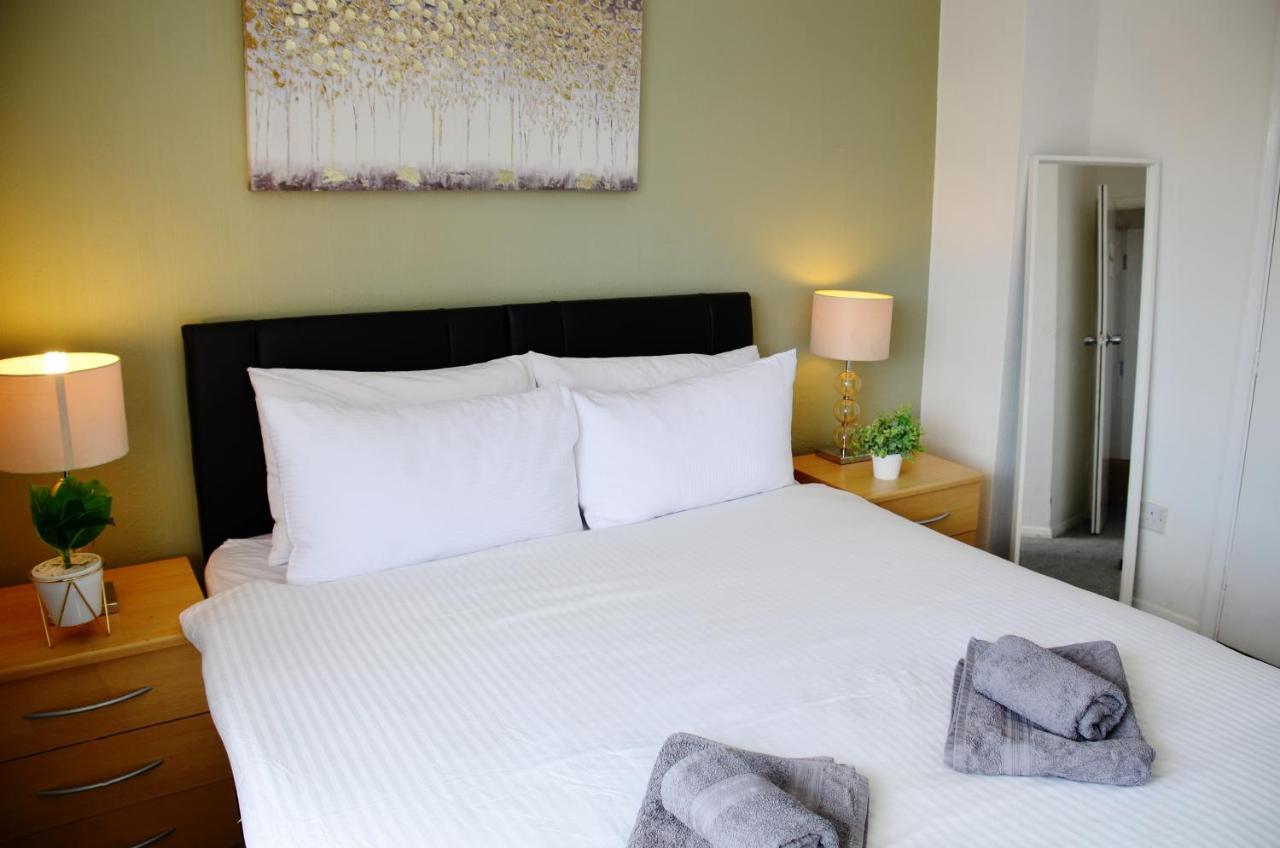 Sm Dreams Unlimited Serviced Accommodation- Stanwell-Staines-Heathrow Eksteriør bilde